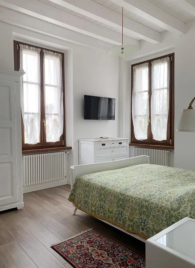 La Cascina Bed&Breakfast Desenzano del Garda Bed & Breakfast