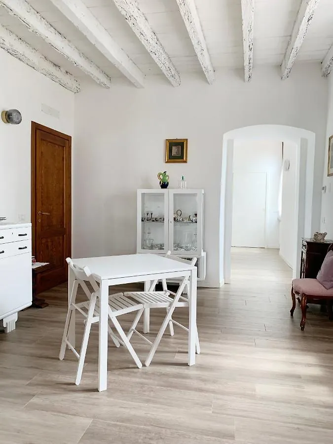 La Cascina Bed&Breakfast Desenzano del Garda 0*,  Italia